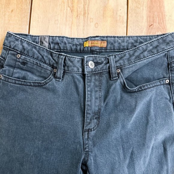 Wrangler Aura Slimming Mid Rise Boot Cut Jeans - Picture 4 of 6